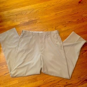 Men’s Haggar flat front dress pants- like new!